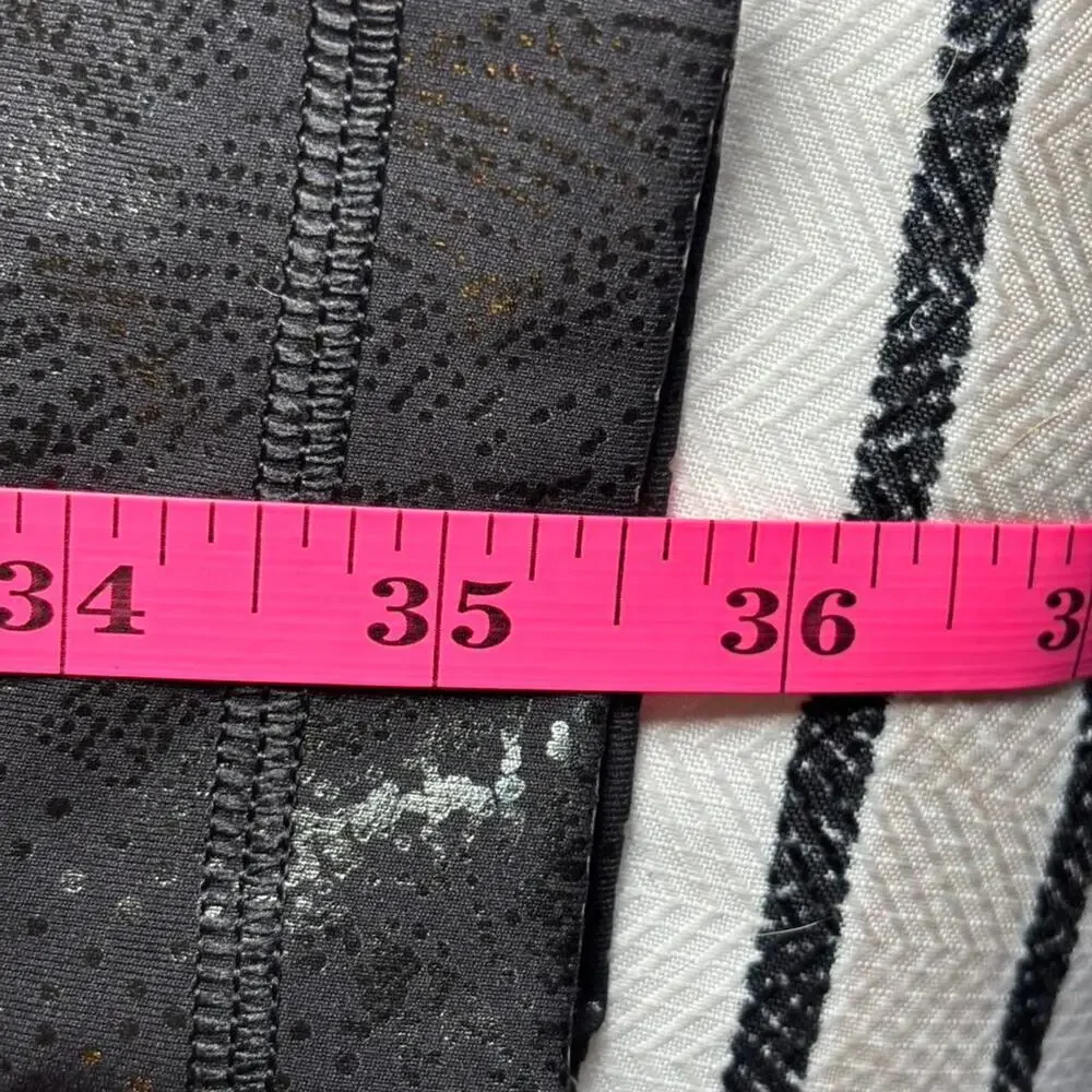 Lululemon Women Size 6 Activewear Leggings Textured Black Silver